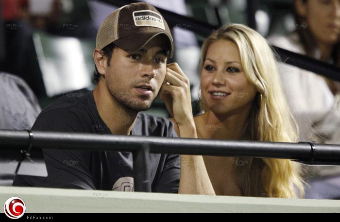 آنا كورنيكوفا مع إنريكي إجليسياس قبل الانفصال