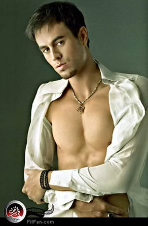 إجلاسيوس يستعد للتعري احتفالا بإسبانيا