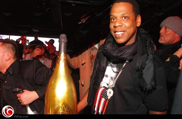 جاي زي مع زجاجة &quot;Ace of Spades&quot;