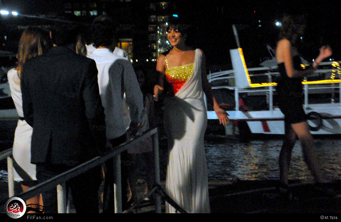 جنات في لقطة من الكليب