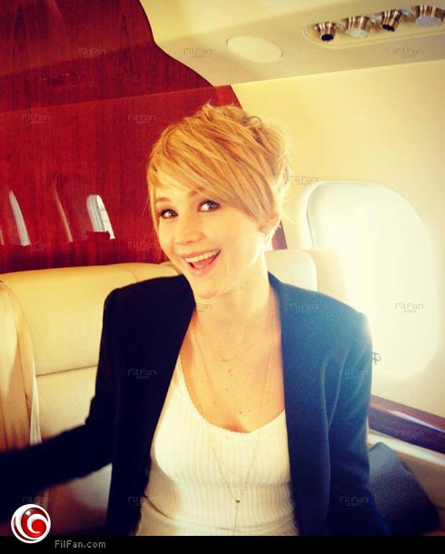 جينفر لورانس تعود للون شعرها الأشقر 