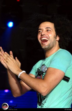 جريني يغني في مهرجان الألوان