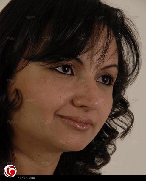 المخرجة هالة خليل 