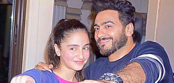 تامر حسني يسجل الأغنية مع أطفال  The Voice Kids