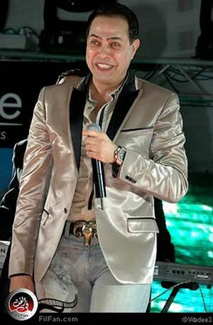 الفنان حكيم في الحفل