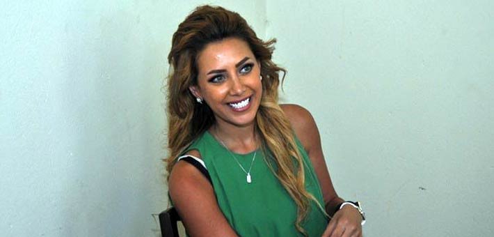 هبة عبد العزيز