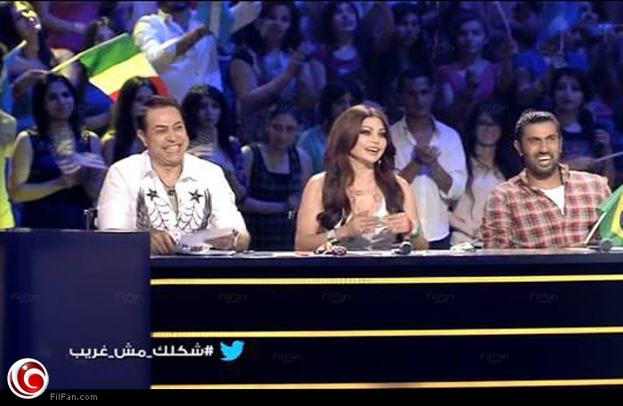 احتفالات لجنة تحكيم &quot;شكلك مش غريب&quot; بكأس العالم.. وأسورة يد هيفاء وهبي