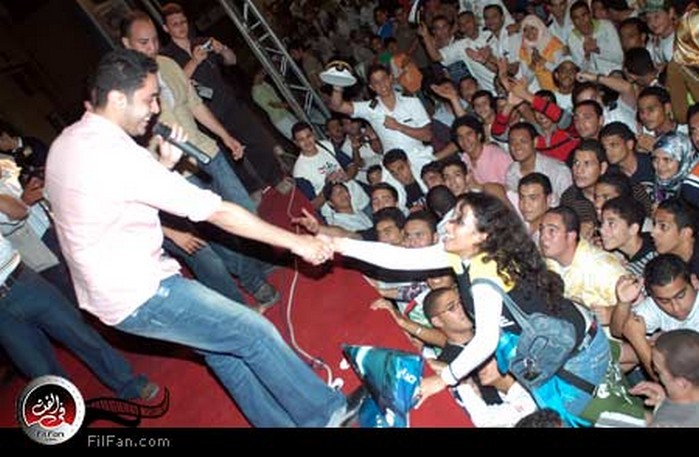 حاتم فهمي يداعب الجمهور -تصوير: شريف صبري