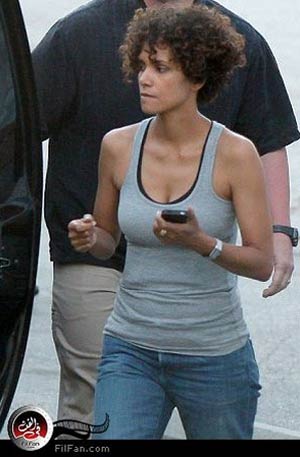 هال بيري أثناء التصوير