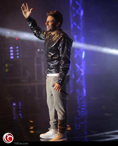 محمد حماقي في حفله لعيد الربيع بالعين السخنة