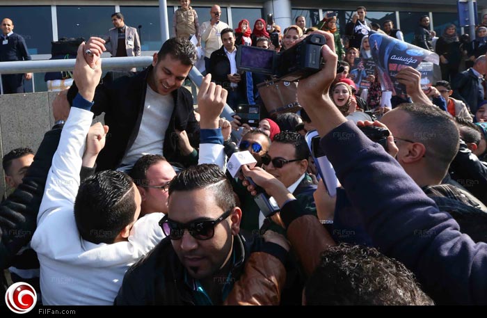 لحظة وصول محمد رشاد لمطار القاهرة الدولي