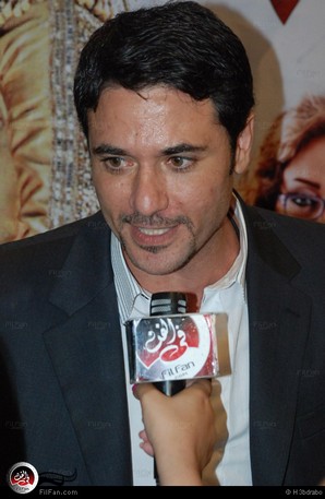 أحمد عز أثناء العرض الخاص لـ&quot;حلم عزيز&quot;