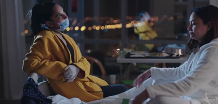 هندي صبري وسلمى أبو ضيف في مشهد من &quot;حلاوة الدنيا&quot; 