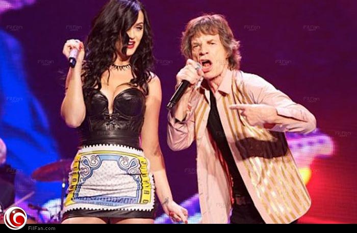 كاتي بيري تغني مع ميك جاجر في جولته الغنائية