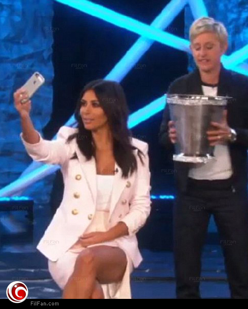 كيم كارداشيان قبيل خوضها لـ &quot;تحدي الثلج&quot; بواسطة إلين ديجينيريس