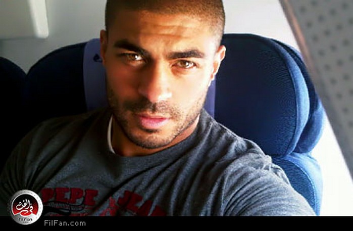 صورة خالد سليم في الطائرة