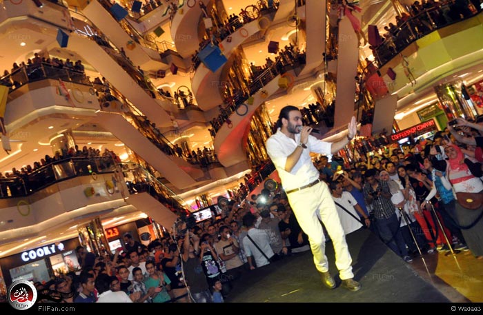 كريم في الحفل