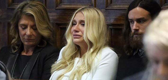 كِشا تبكي في قاعة المحكمة