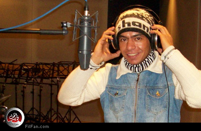 المطرب والملحن خالد عادل