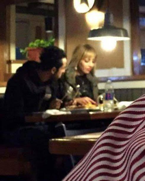 سارة خليفة وكهربا