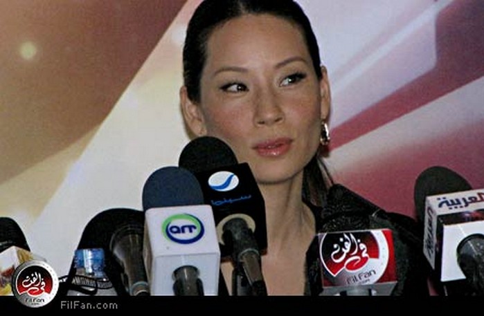 لوسي لو في المؤتمر الصحفي