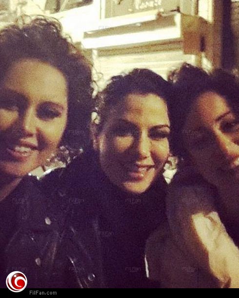منة شلبي وصبا مبارك وياسمين مبارك يتنزهن في إحدى ليالي &quot;قرطاج السينمائي&quot; 2014