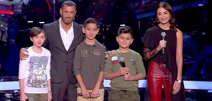 كاظم الساهر يصعد على المسرح ليحتضن  يمان قصار وزياد أمونة وتيم الحلبي