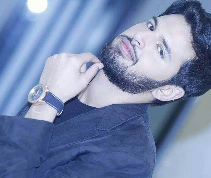 المذيع محمد غريب