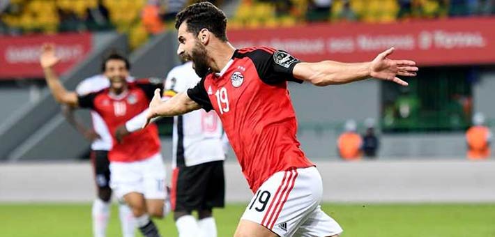 لاعبو المنخب المصري يحتفلون بالفوز 