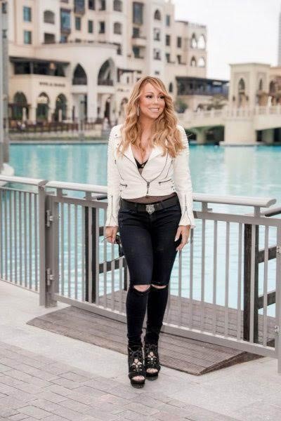 ماريا كاري أمام برج خليفة في دبي