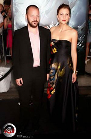 الممثلة ماجي جلينهال وزوجها بيتر سارسجارد