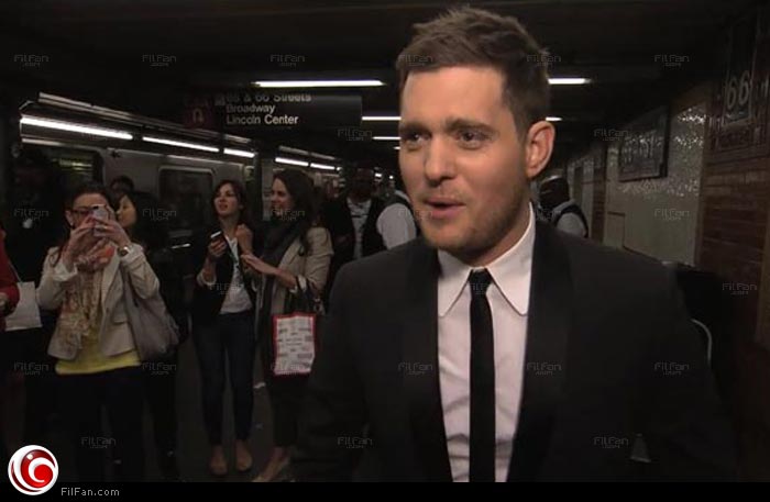 ماليكل بوبليه يغني في مترو الأنفاق