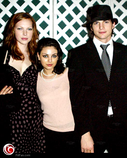 أشتون مع ميلا ولورا