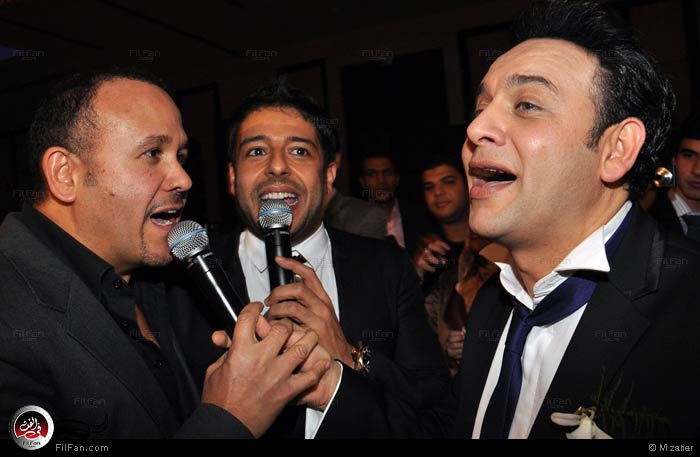 قمر وعباس وحماقي في فقرة غنائية