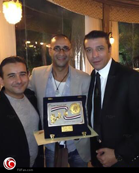 فريق عمل &quot;تسلم الأيادي&quot;