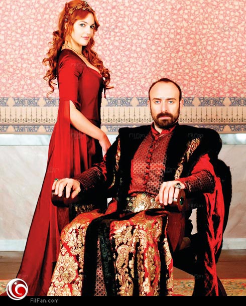 مريم أوزرلى مع هاليت أرجنتش 