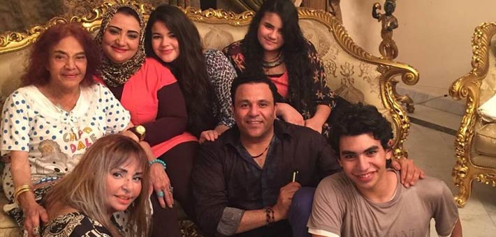 محمد فؤاد مع ماجدة الصباحي وعائلتها