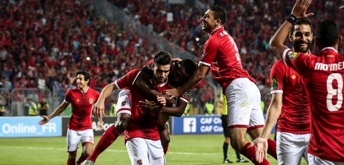 لاعبو الأهلي يحتفلون بالفوز