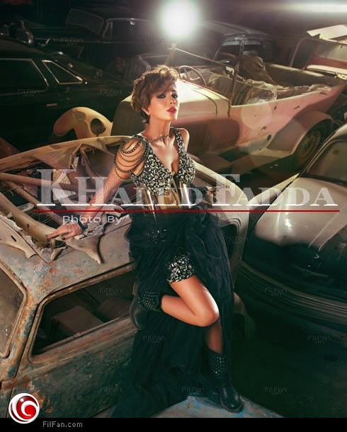 منى زكي بإطلالتها الجديدة