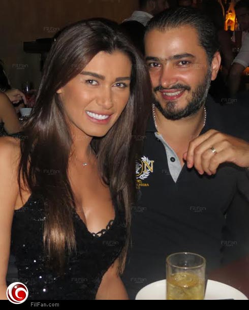 نادين الراسي مع زوجها جيسكار أبي نادر