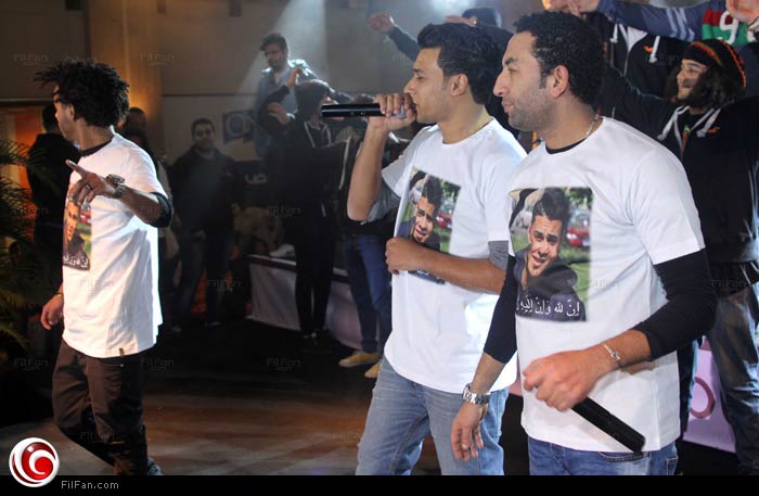 فريق 8% بصورة للراحل