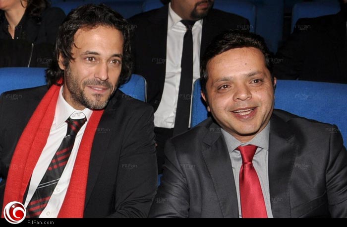 محمد هنيدي ويوسف الشريف خلال تكريمهما عن مشاركتهما في أغنية &quot;مصر قريبة&quot;