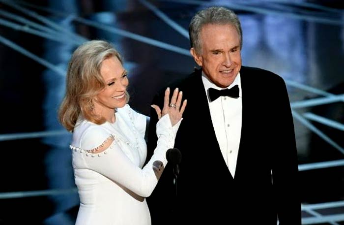 وارين بيتي وفاي داناواي أصحاب خطأ حفل الأوسكار 2017