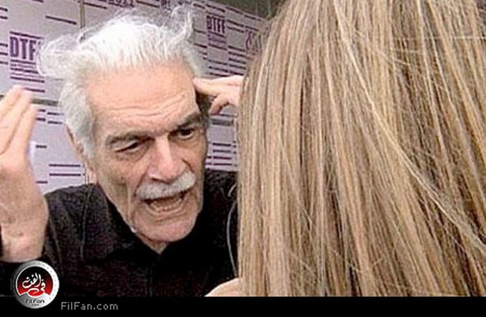 بماذا تقيم تصرف عمر الشريف؟