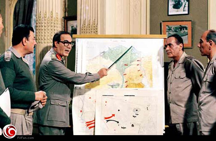 محمود ياسين وأحمد بدير في لقطة من &quot;حائظ البطولات&quot;