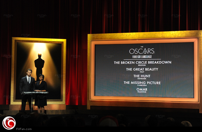 كريس همسوورث ورئيسة أكاديمية الفنون والعلوم السينمائية خلال الإعلان عن جوائز أوسكار 2014