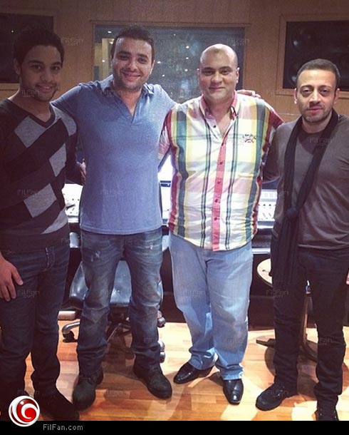 لؤي ومدير أعماله حاتم مع رامي صبري وأحمد جمال