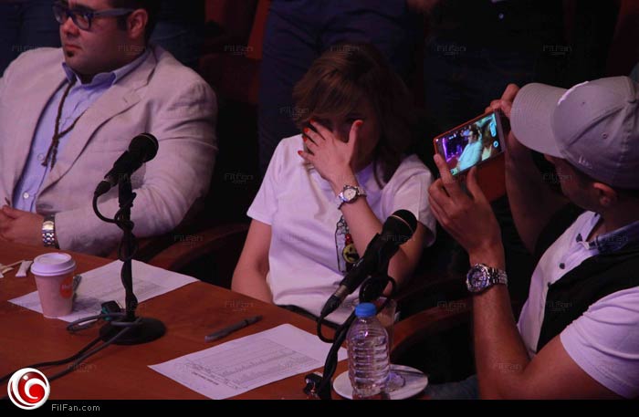 ساندي تبكي وسط لجنة تحكيم BUE