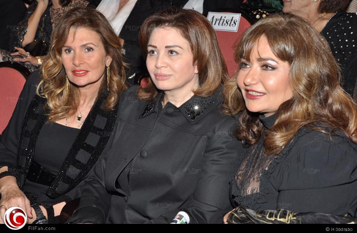 يسرا وليلى علوي وتتوسطهما إلهام شاهين في مهرجان القاهرة