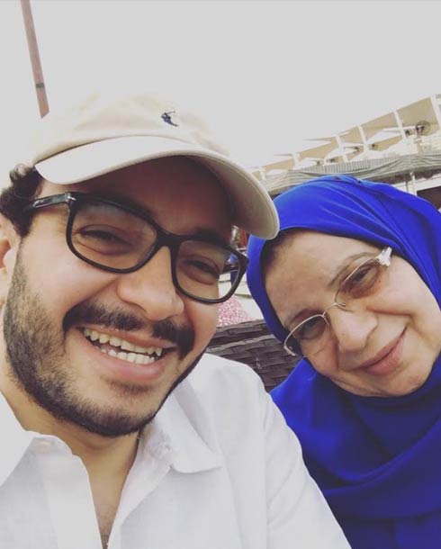 حسام داغر ووالدته